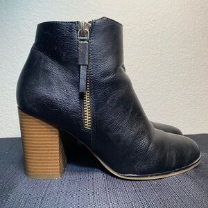 Black Boots with Gold Zipper Detail 9.5 Women’s
